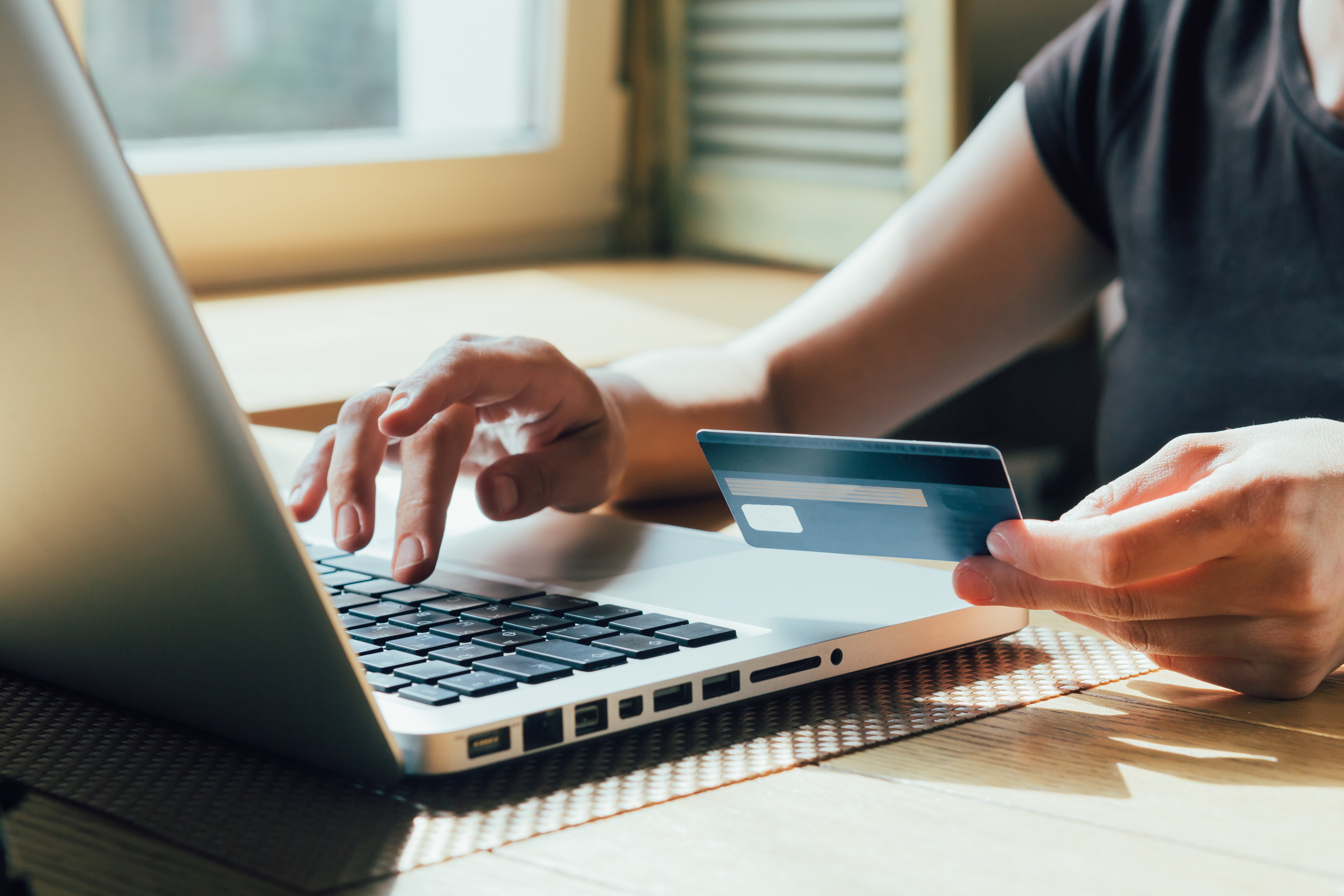 Achieve better cash flow and customer experience with an online payment portal for SAP Business One